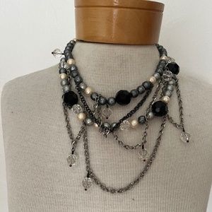 GLASS BEADED NECKLACE WITH CHAIN